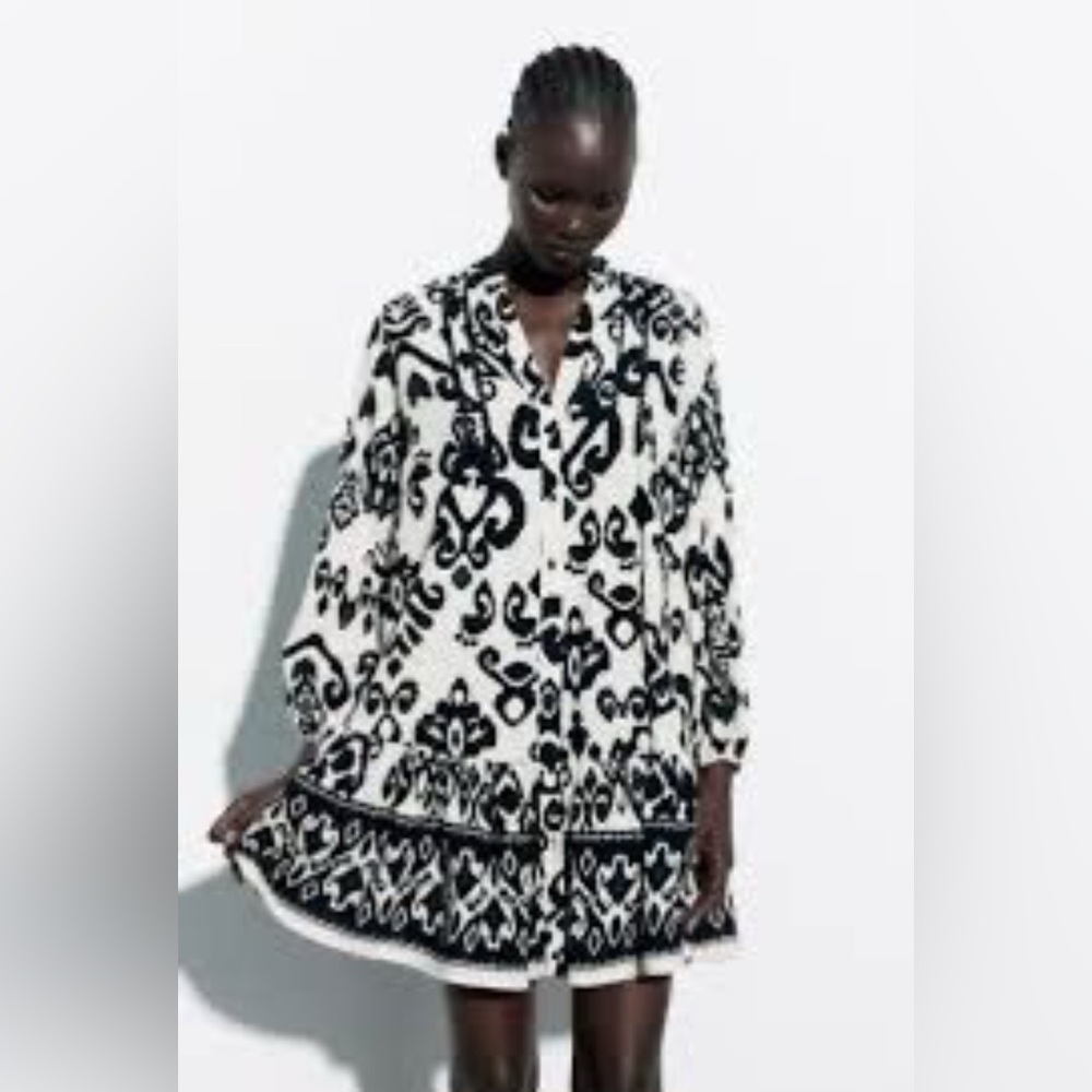 Elegant Black and White Long Sleeve Dress